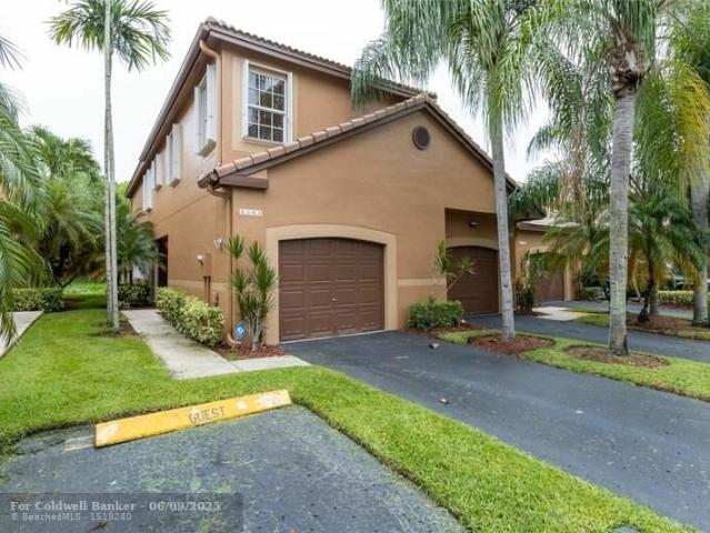 Townhouse for rent in Weston