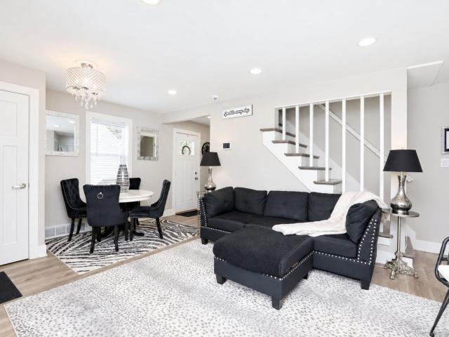 House for sale in Timberline Townhomes, Windsor Heights