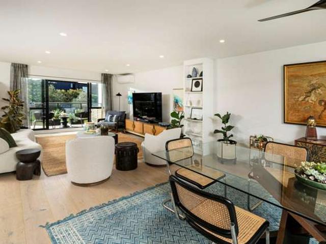 Townhouse for sale in Whangaparaoa