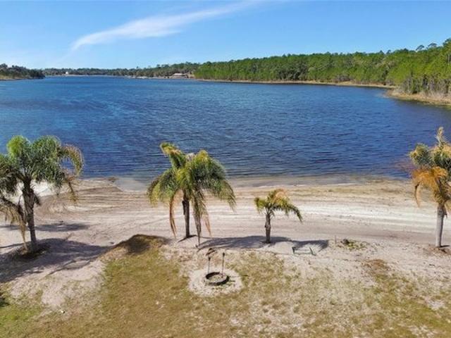 House for sale in De Leon Springs, Florida