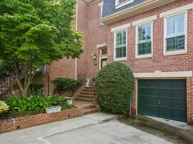 Townhouse for sale in Virginia