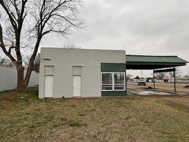 Commercial for sale in Okemah, Okfuskee County