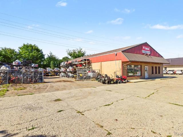 Commercial for sale in Lapeer, Michigan