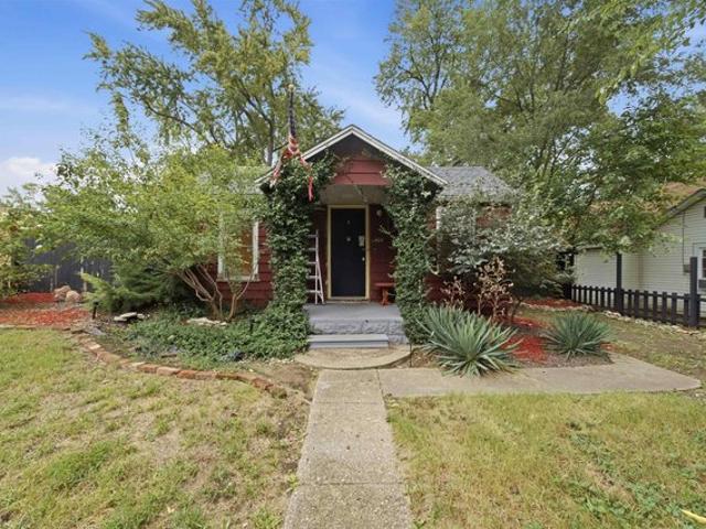 House for sale in Pekin, Illinois