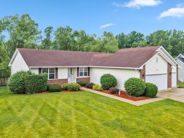 House for sale in Mchenry, Illinois