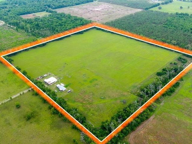 House for sale in Suwannee, Florida