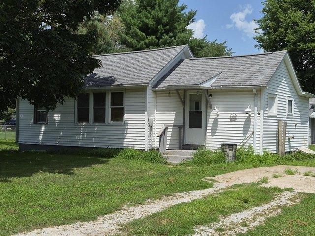 House for sale in Viola, Illinois