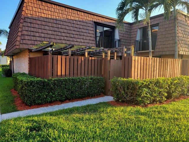 Townhouse for sale in Greenacres, Florida