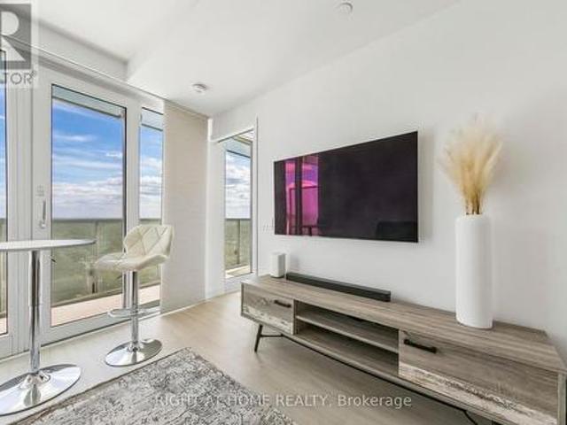 Condo for sale in City Centre, Mississauga