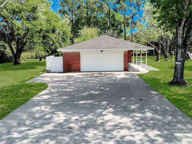 House for sale in Danbury, Texas