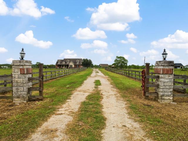 House for sale in Winnie, Chambers County