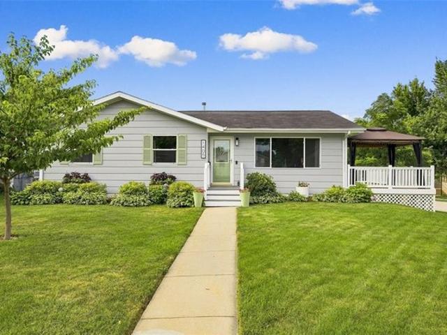 House for sale in Linn, Iowa