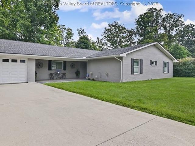 House for sale in Charleston, West Virginia