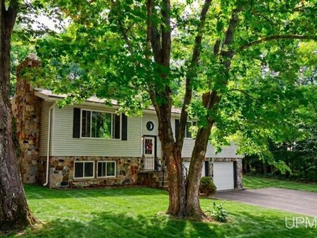 House for sale in Houghton, Michigan