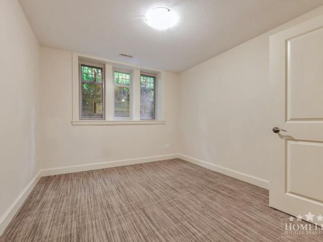 Apartment for rent in Surrey, British Columbia