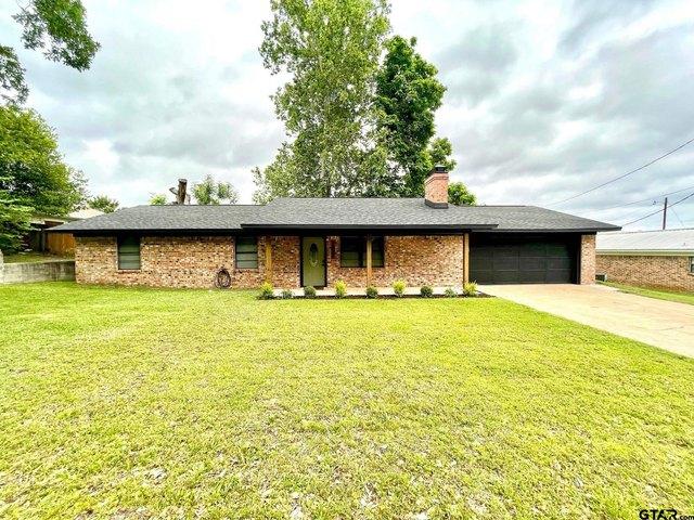 House for sale in Henderson, Texas