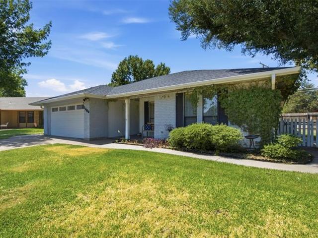 House for sale in Graham, Young County