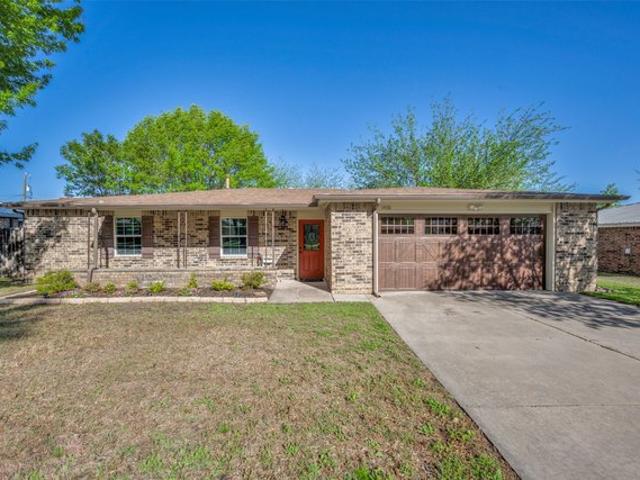House for sale in Bowie, Texas