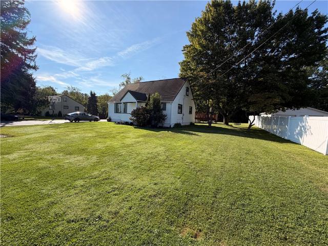 House for sale in Edinburg, Pennsylvania