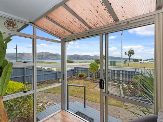 Apartment for sale in Chaslands, Canterbury