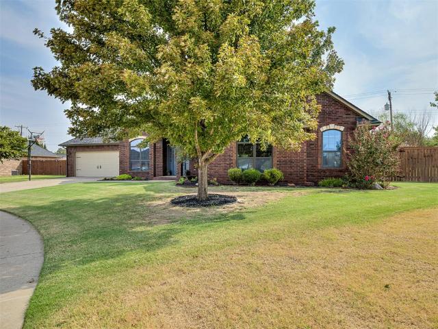 House for sale in El Reno, Canadian County