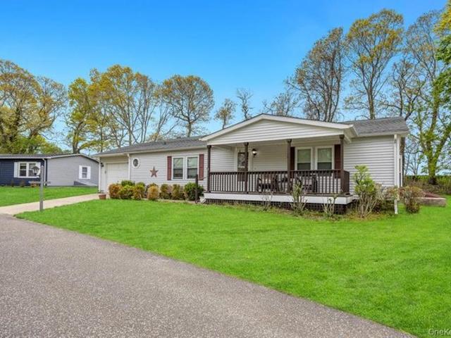 House for sale in Calverton, New York