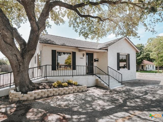 Commercial for sale in Victoria
