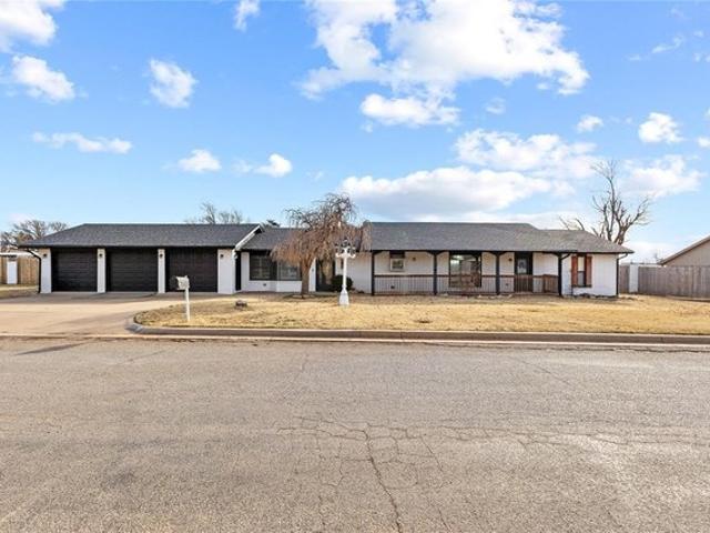 House for sale in Washita, Oklahoma