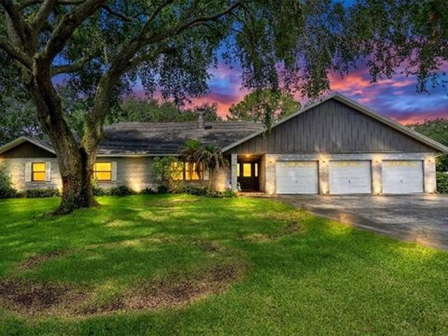 House for sale in Kathleen, Florida