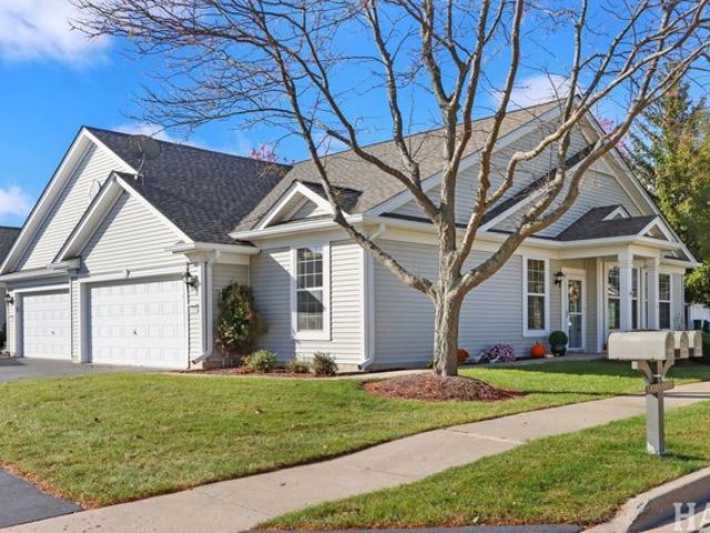 House for sale in Mchenry, Illinois