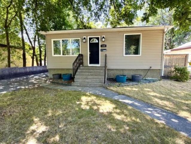 House for sale in Agnes Davidson, Lethbridge