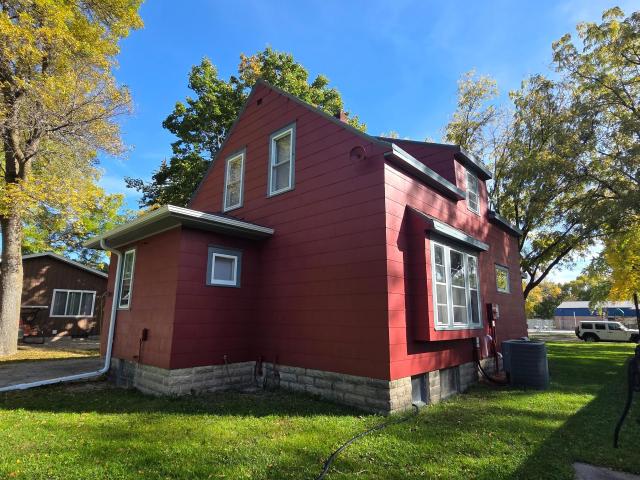 House for sale in Willmar, Kandiyohi County