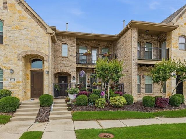 Townhouse for sale in Carrollton, Texas