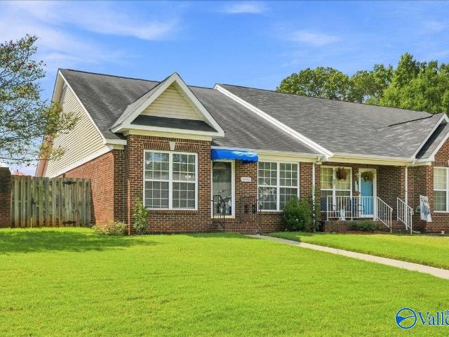 Townhouse for sale in Athens, Alabama