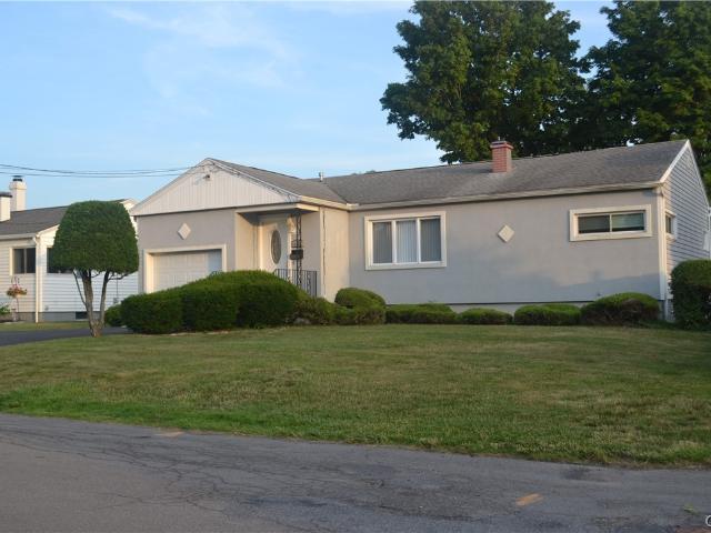House for sale in Oneida, New York