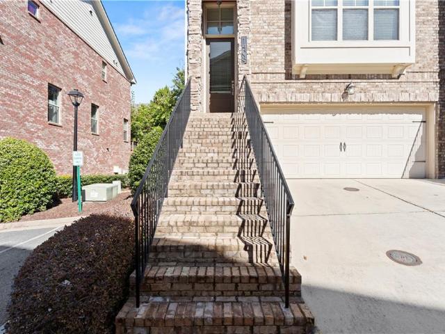 Townhouse for sale in Stone Creek at Brookhaven Apartments, Brookhaven