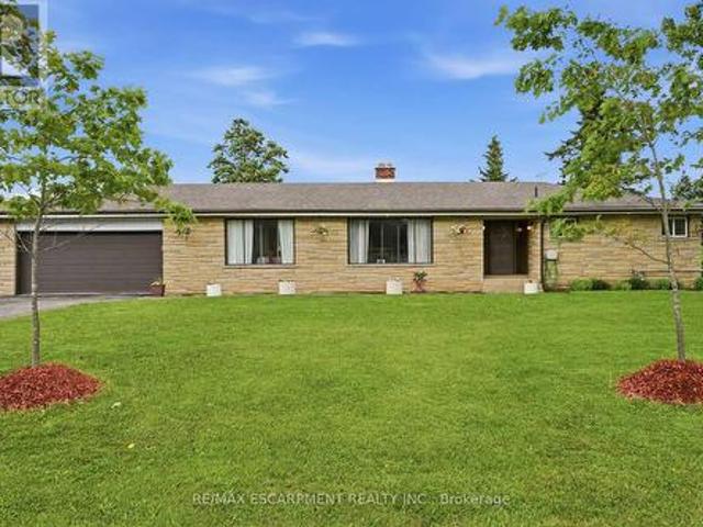 House for sale in Ancaster, Ontario