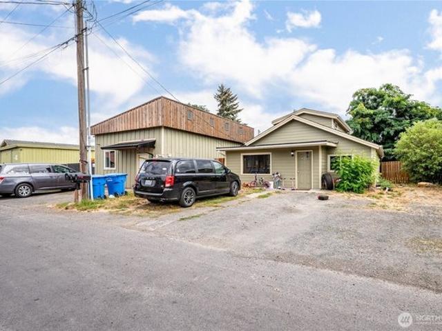 House for sale in Kelso, Washington