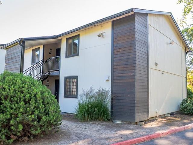 Condo for sale in Oregonia