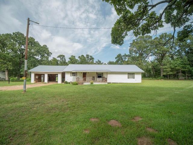House for sale in Henderson, Texas