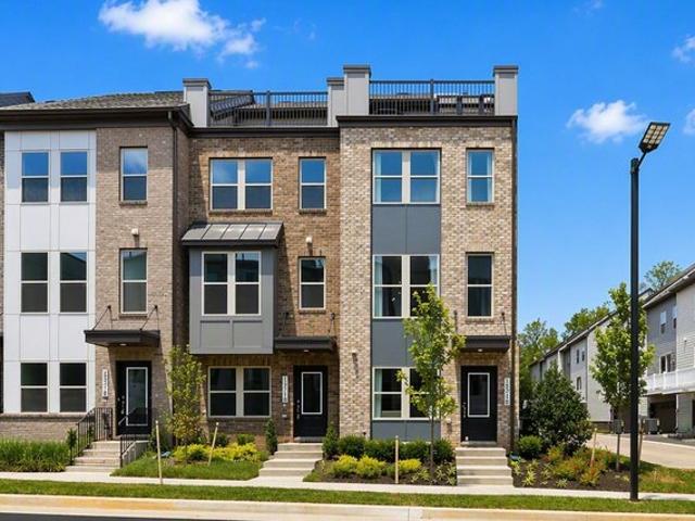 Townhouse for sale in Virginia
