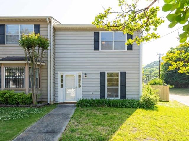 Townhouse for sale in Birmingham, Alabama