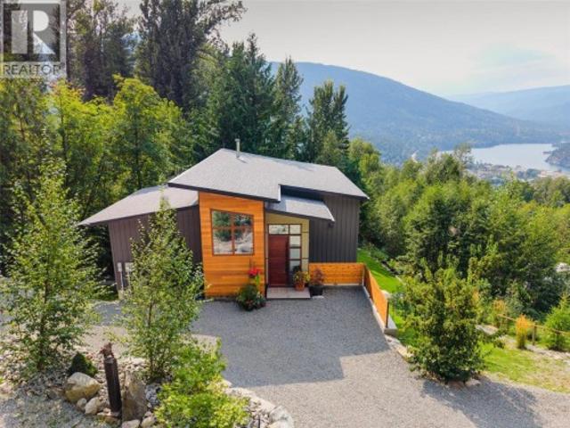 House for sale in Area E (Balfour/Cottonwood Lake), Regional District of Central Kootenay