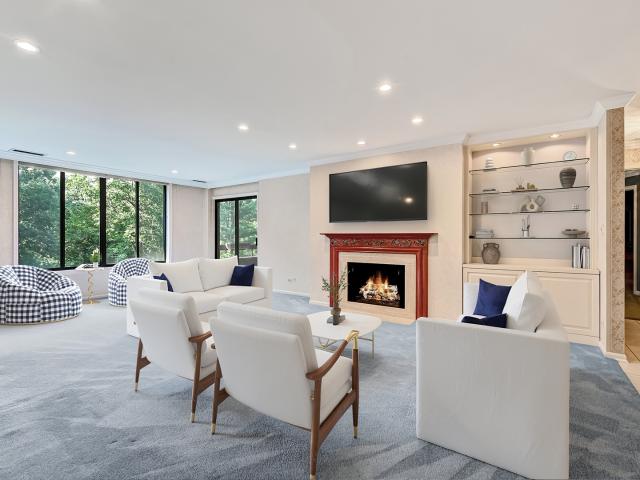 Condo for sale in Hinsdale, Illinois