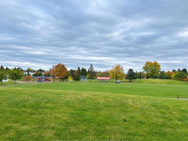 House for rent in Queenswood Heights, Ottawa