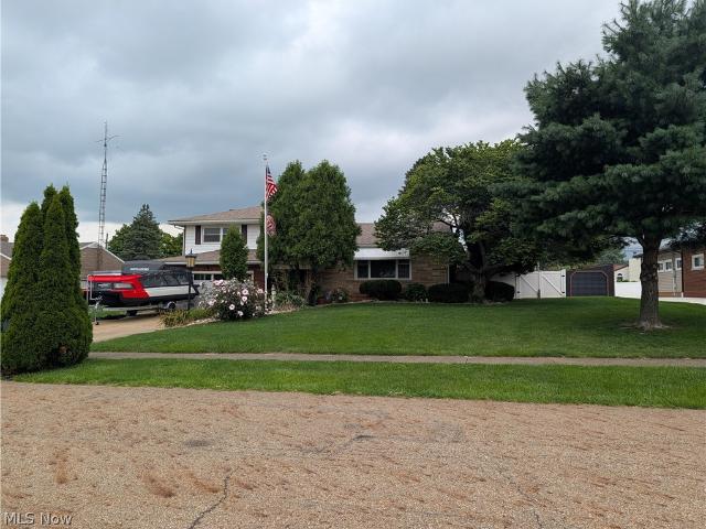 House for sale in Louisville, Ohio