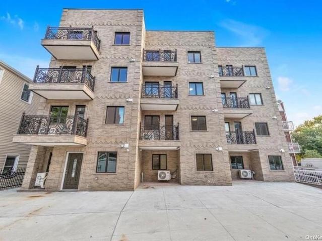 Duplex for sale in Flushing