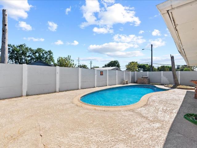 House for sale in Beach City, Chambers County