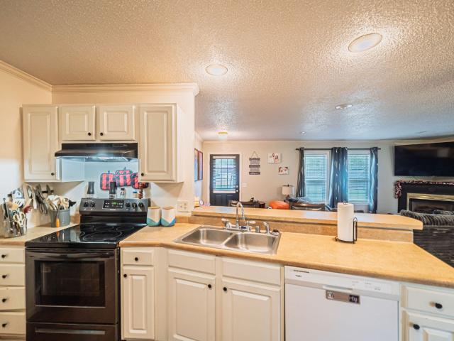 House for sale in Mayfield, Graves County