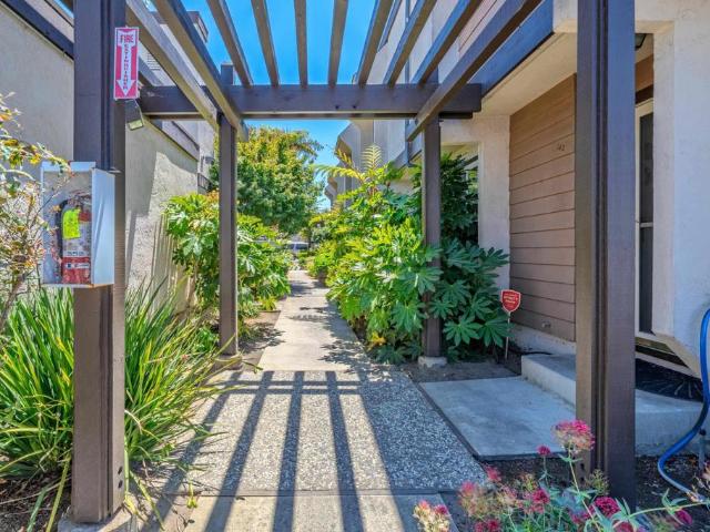 Condo for sale in San Leandro, California